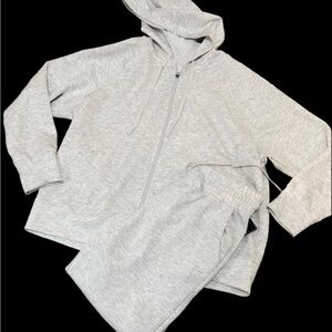 Gray Hooded Sweatshirt and Joggers Set⭐️NWT⭐️